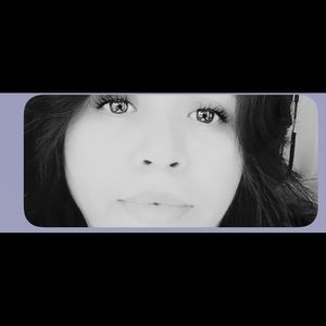 Meet your Posher, Carolina